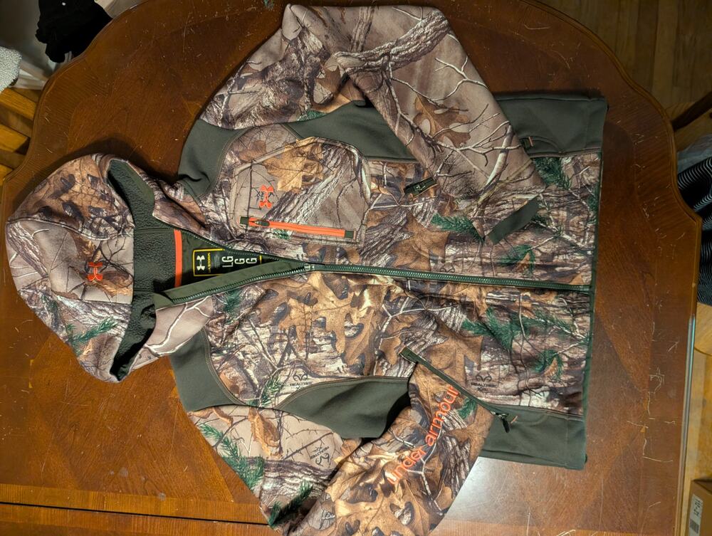 Under Armour UA Storm ColdGear Women L Realtree Camo Hooded Sherpa Jacket Pink